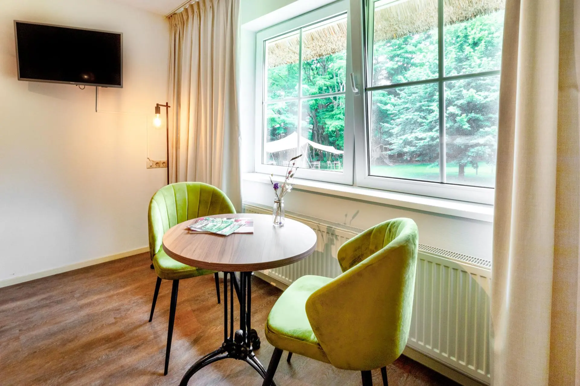 bostuin_zitje_Hotel_Herikerberg_Paginabeheer_Bostuin_Kamer__202402131456107[1]